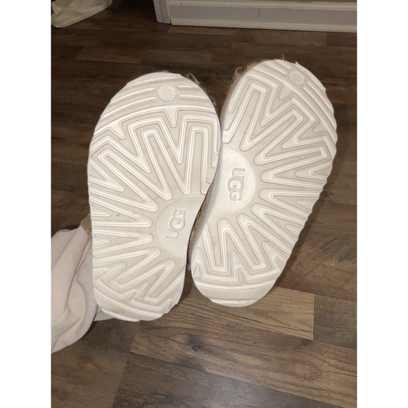 UGG® GOLDENSTAR CLOGS Toddler size 9 Brown - Picture 3 of 6